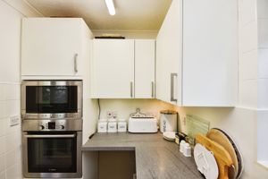 COMMUNAL KITCHEN- click for photo gallery